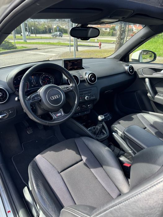 Audi A1 S-Line teto panoramico(abrir)