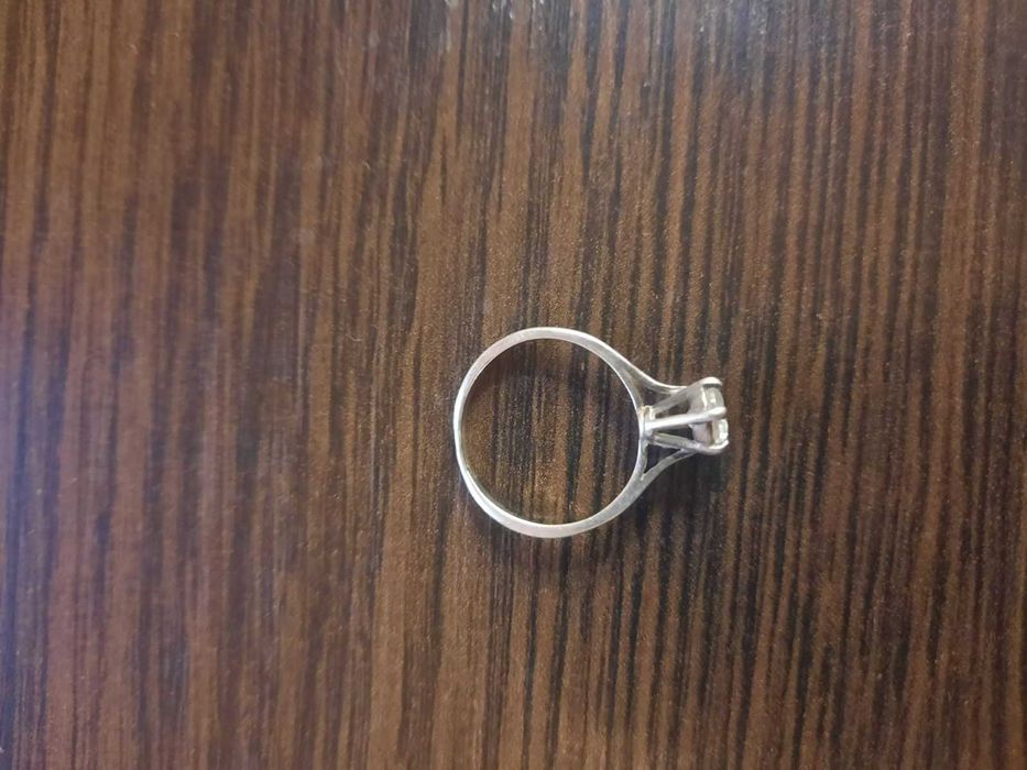 Кольцо с белым камушком колечко бижутерия