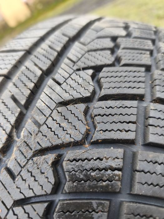 Sprzedam felgi z oponami Zeetex