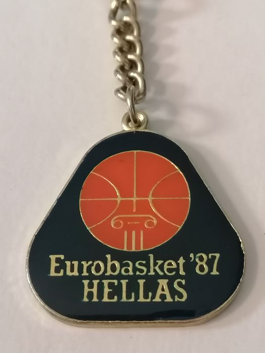 Porta chaves em metal referente ao campeonato EuroBasket 87