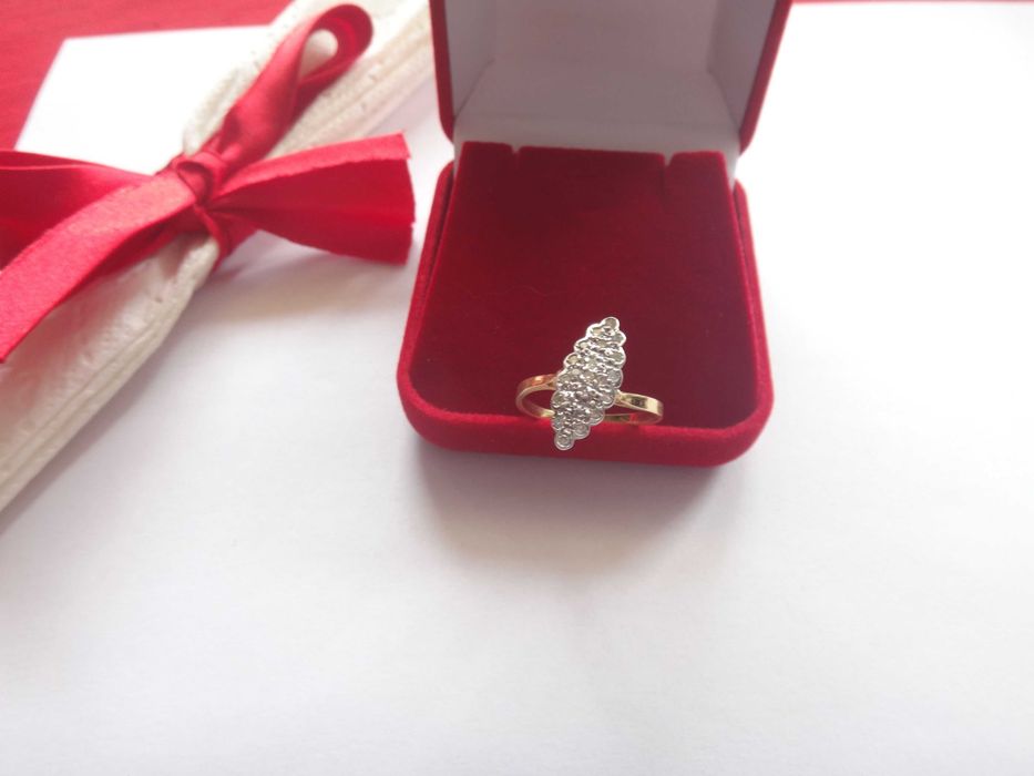 Złoty pierścionek z diamentami  18 k