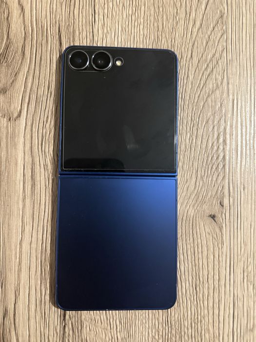 Samsung Galaxy Flip7