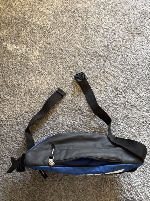 saszeta nike niebieska