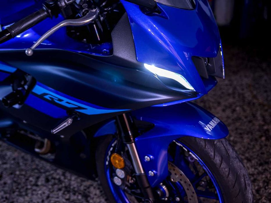 Yamaha R7 de 2024 em estado Irrepreensível. Linha Leo Vince. Extras