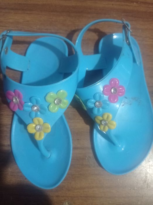 Продаю сапожки, кроссовки, босоножки, тапочки, макасины, р.26