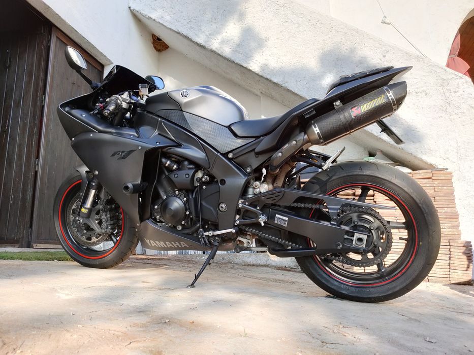 Yamaha R1 crossplane 2013