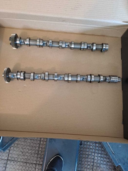 Arvore de cames Volkswagen 03L109022 e 03L109022D