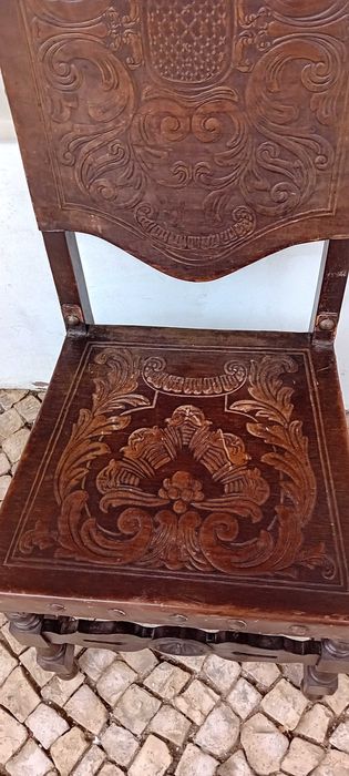 Cadeira Antiga Couro e Madeira!!!