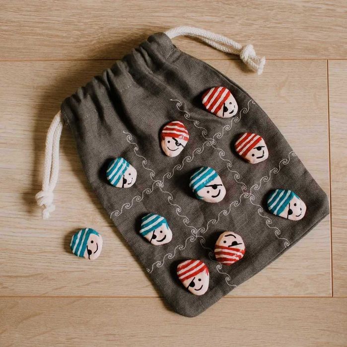 Gra Piraci  (na zasadzie kółko - krzyżyk)