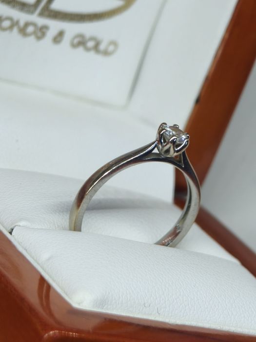 Pierścionek z białego złota PR 585 z brylantem rozm.13