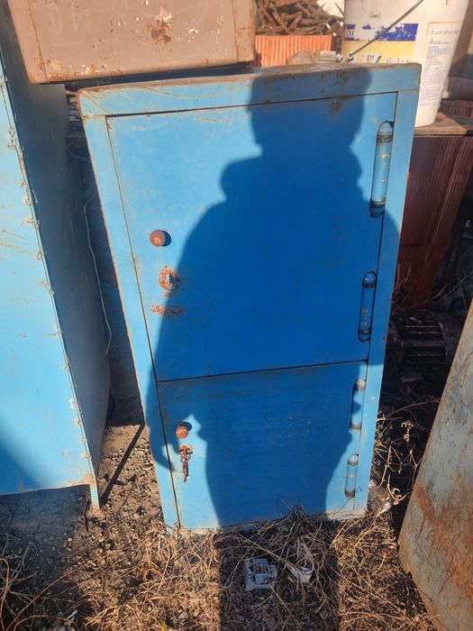 Сейфовий шкаф сейфи різні