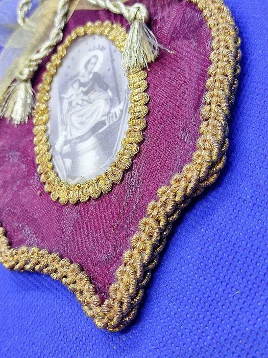 Pagela registo religioso Nossa Senhora e o Menino