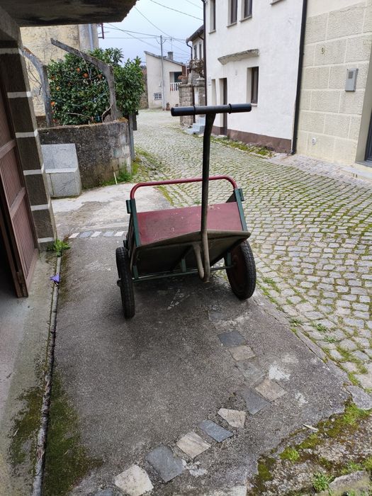 Vendo atrelado mais carro lavrador