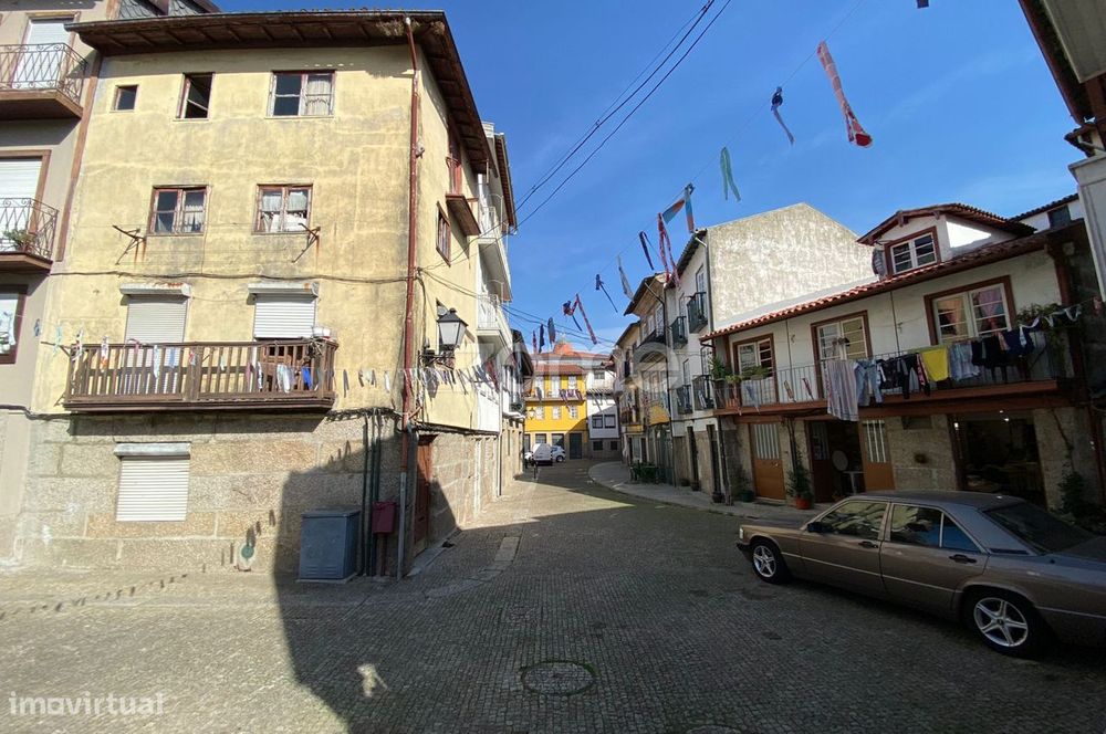 Prédio com projeto aprovado no Centro Histórico de Guimarães