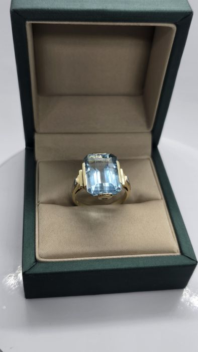 Zloty pierscionek z akwamarynem