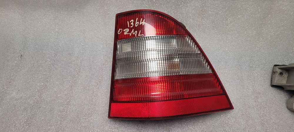 mercedes ml w163 98- lampa lewa lub prawa tył a1638200164 a1638200264