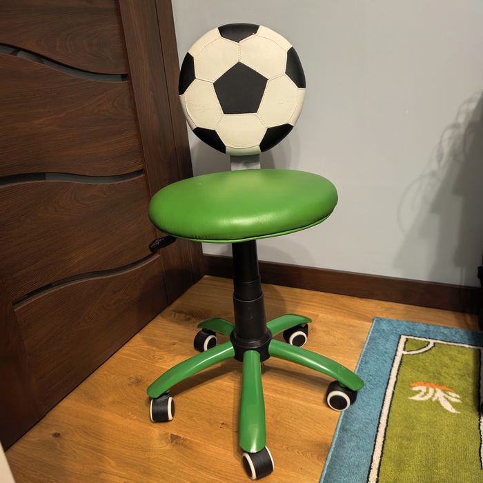 Fotel piłkarski regulowany dla dziecka używany