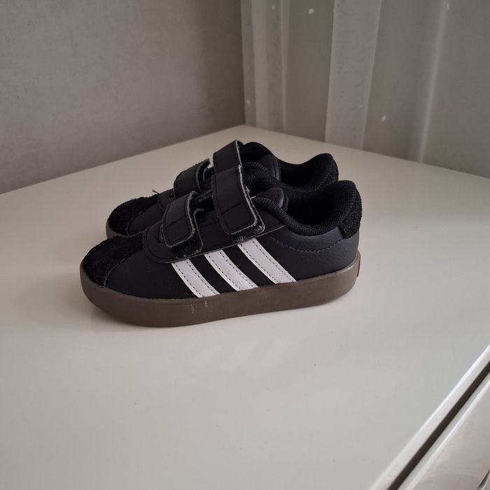 Кросівки adidas, р 24