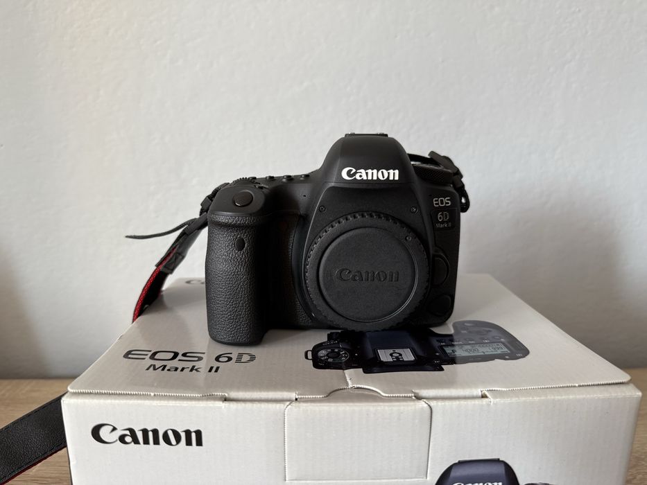 Canon  EOS 6D mark II