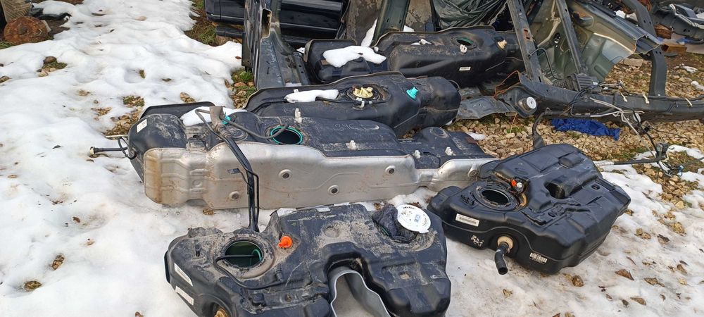 Бак пластиковий 60 130 150 літрів