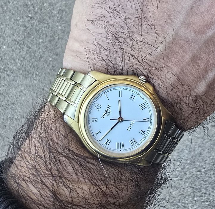 Годинник tissot чоловічий.