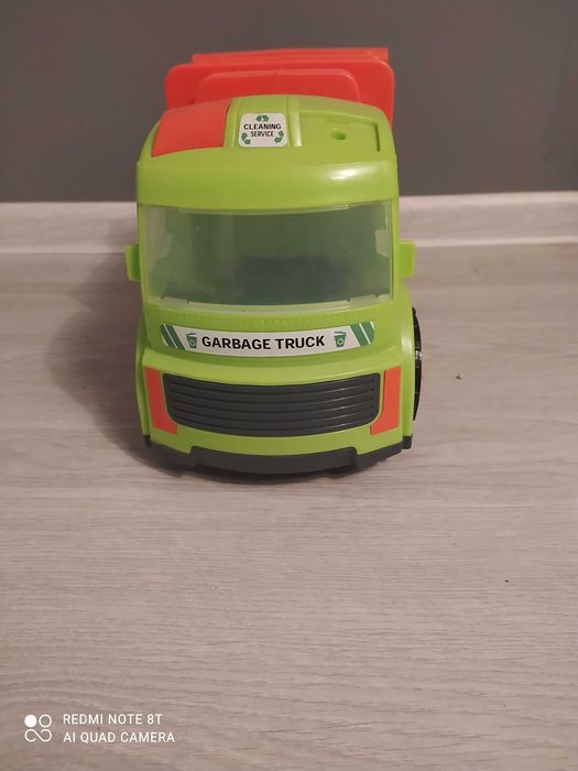 Sprzedam śmieciarkę zabawkę dla dziecka