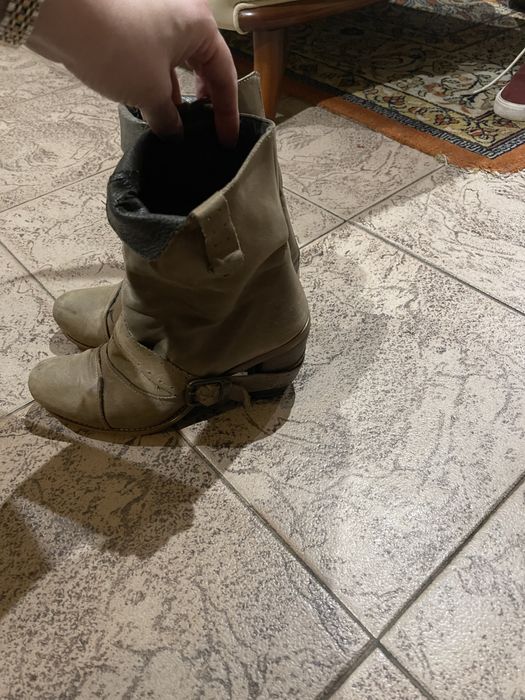 Botim Salsa estilo militar