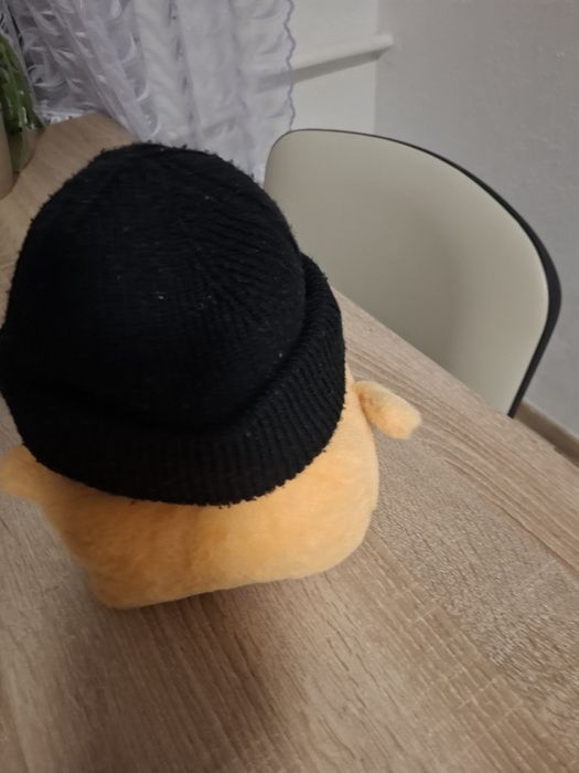 Czarna czapka beanie od Housе