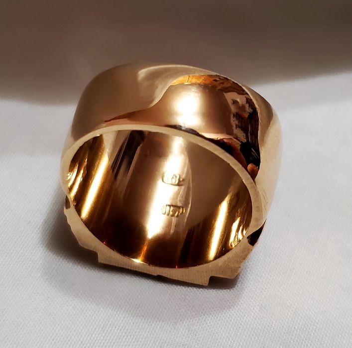 Перстень,кольцо золотого цвета с пробой цвета 585 золота периода ссср