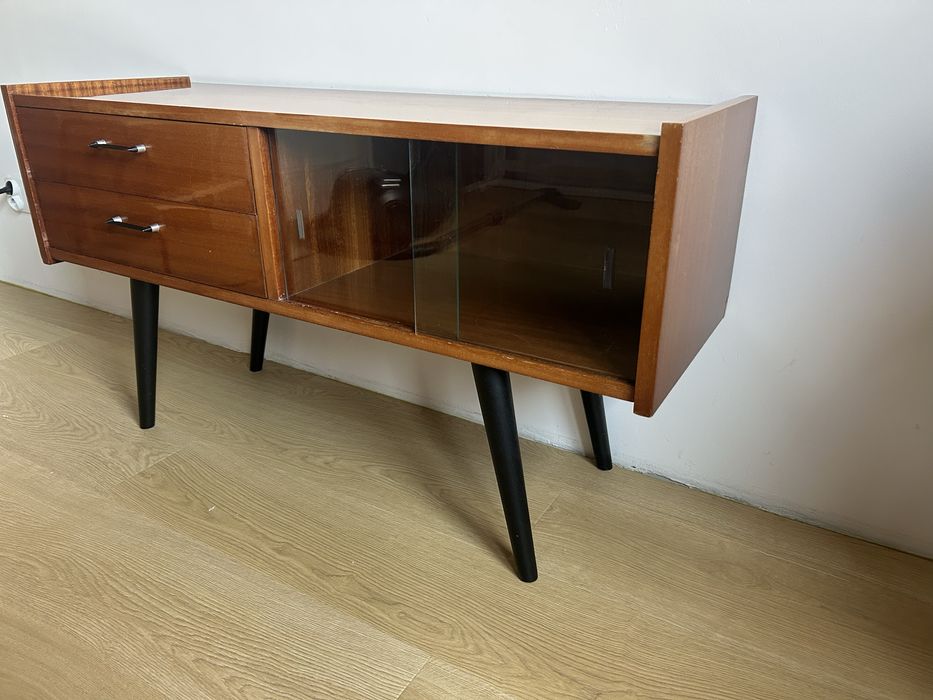 Szafka RTV.   Stara szafka