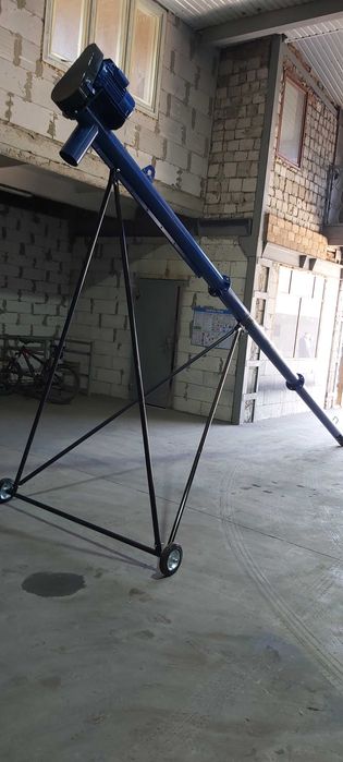 Шнековый погрузчик, подборщик, загрузчик зерна