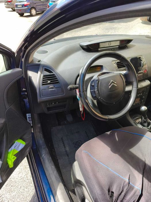 Citroën C4 2005 – Económico, Confortável e em Bom Estado