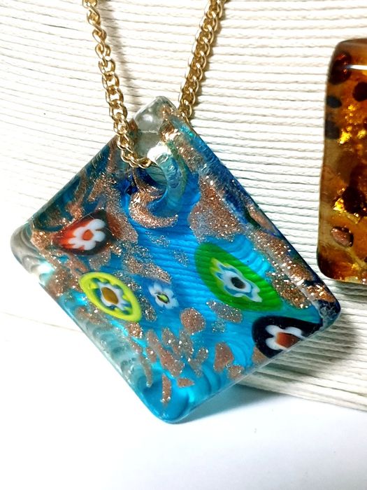 Lindos colares vintage em vidro murano - 18,00€ cada