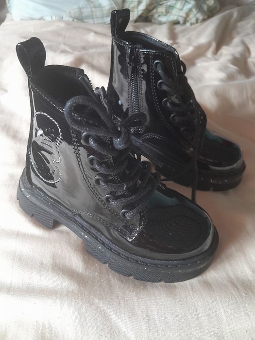 Vendo essa Bota infantil nova