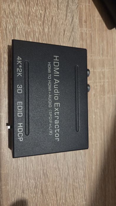 monitor głośniki adapter kable