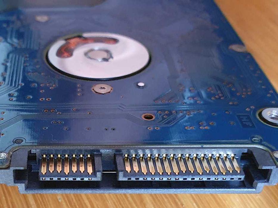 320 GB Hard Drive, 7200 rpm, Hitachi – 2.5" SATA 3.0 Gb/s64309738449282122