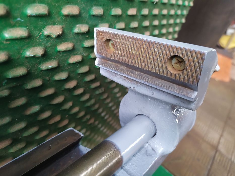 тиски слесарные лещата слюсарні  ТСБ 80