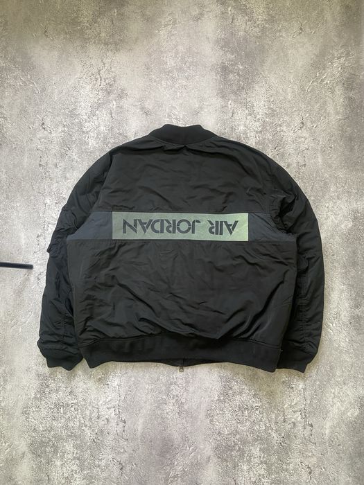 Дуже великий бомбер Jordan big logo nylon