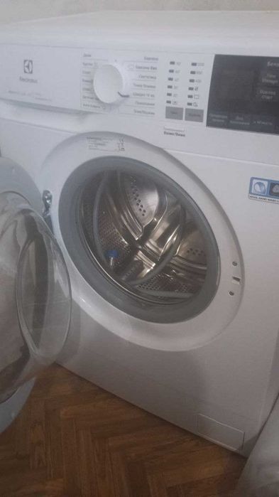 Продам пральну машину Electrolux EW6SM226DU