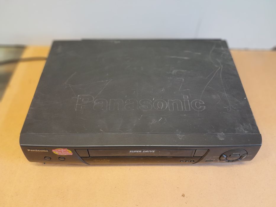 Odtwarzacz VHS  Panasonic NV-SD225