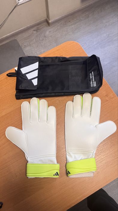 Воротарські рукавички adidas predator розміри 3;7;8;9;10;11