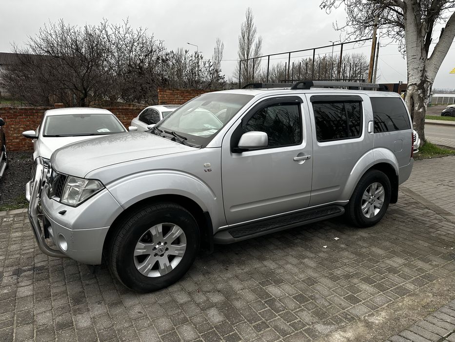 Ниссан Патфайндер в отличном состоянии