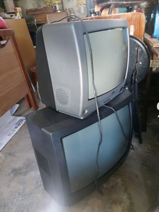 Televisões e antenas para dar