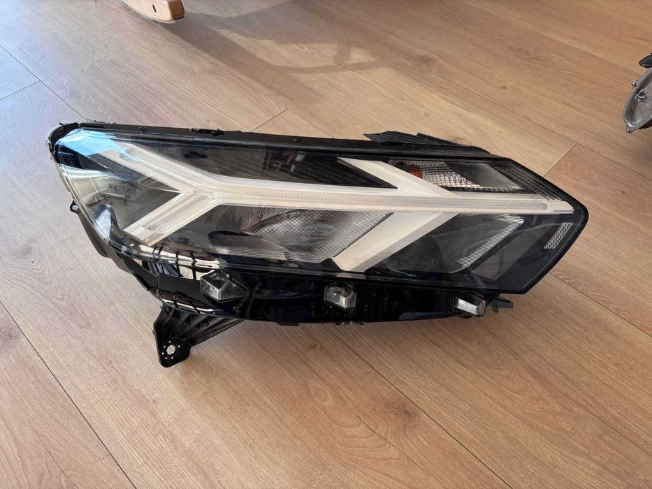 Lampy przednie Dacia Jogger ,2025r