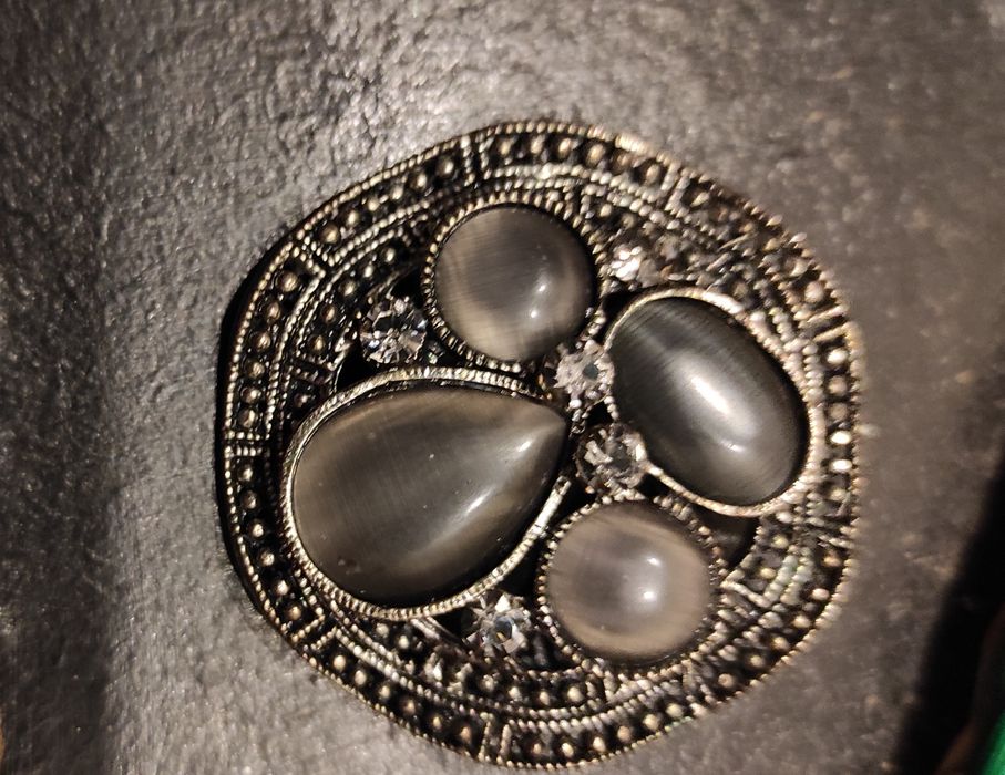 broszka - biżuteria w stylu vintage,