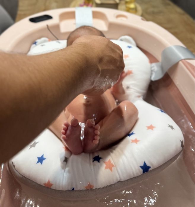 Ванночка дитяча складна NELA з подушкою та термометром