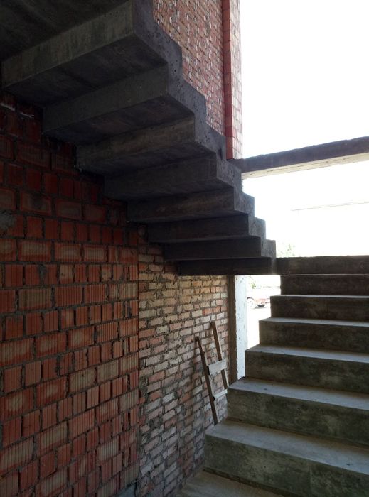 Бетонні сходи, бетонная лестница