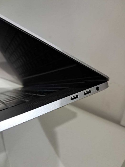 Ноутбук Apple MacBook Pro (16-inch 2019) A2141 Core i7/RAM16GB/SSD512GB