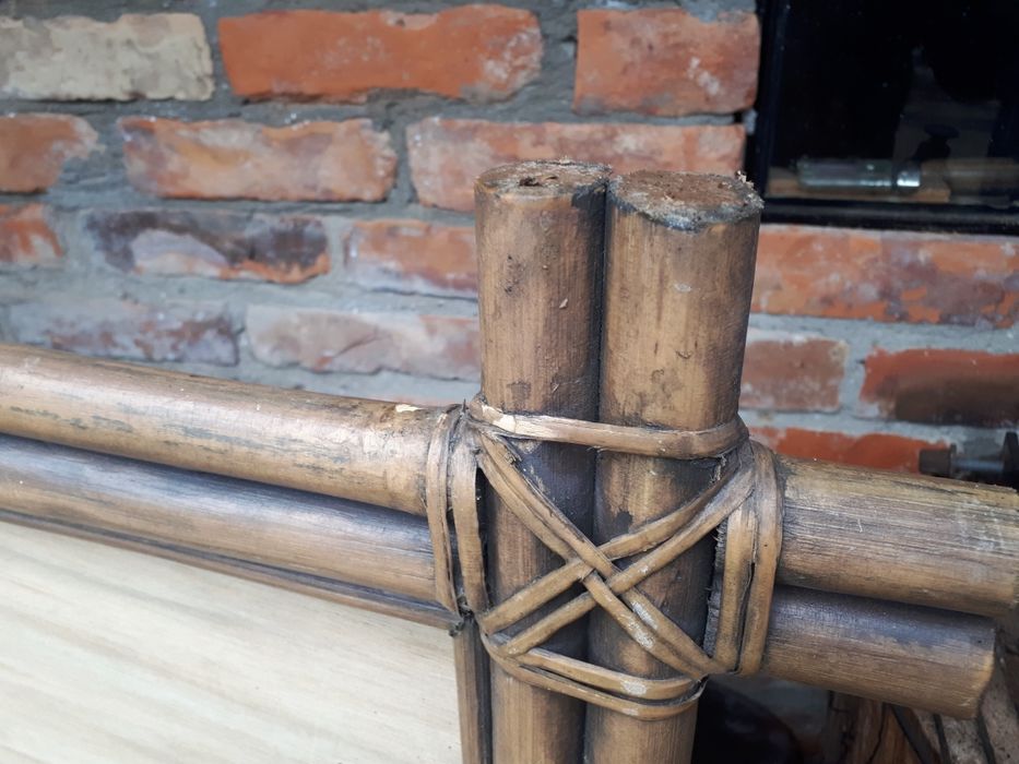 Solidna rama do lustra