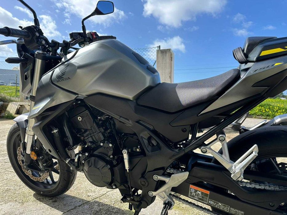 Honda CB750 Hornet 2024